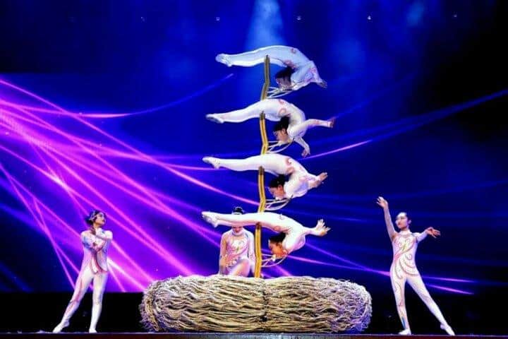 Red Theatre Beijing Acrobatics Show for Foreign Visitors